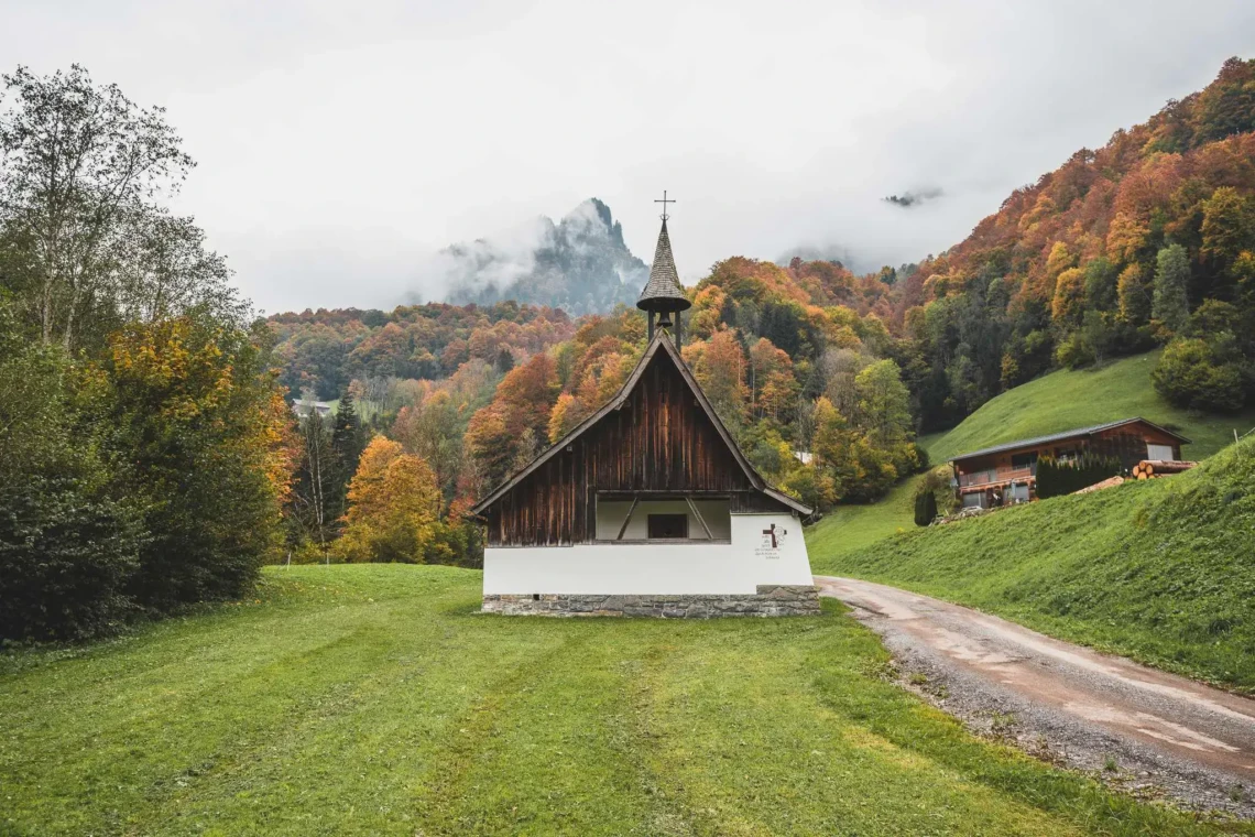 Herbst Kapelle Bengath Mellau (c) Josef Wittibschlager - Mellau Tourismus